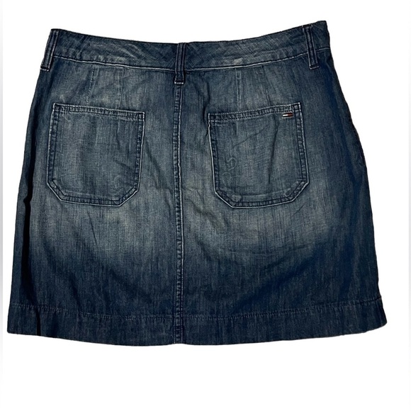 𝅺tommy Hilfiger 2-Pocket  Front Button Blue Denim Skirt size 6 - Picture 2 of 6